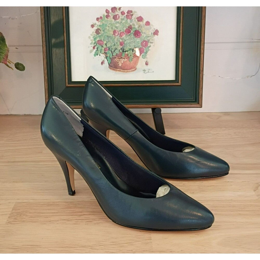 Newport News Easy Style Women's Fine Leather Blue Pumps Stiletto Heels 7.5 Wide - Picture 4 of 11